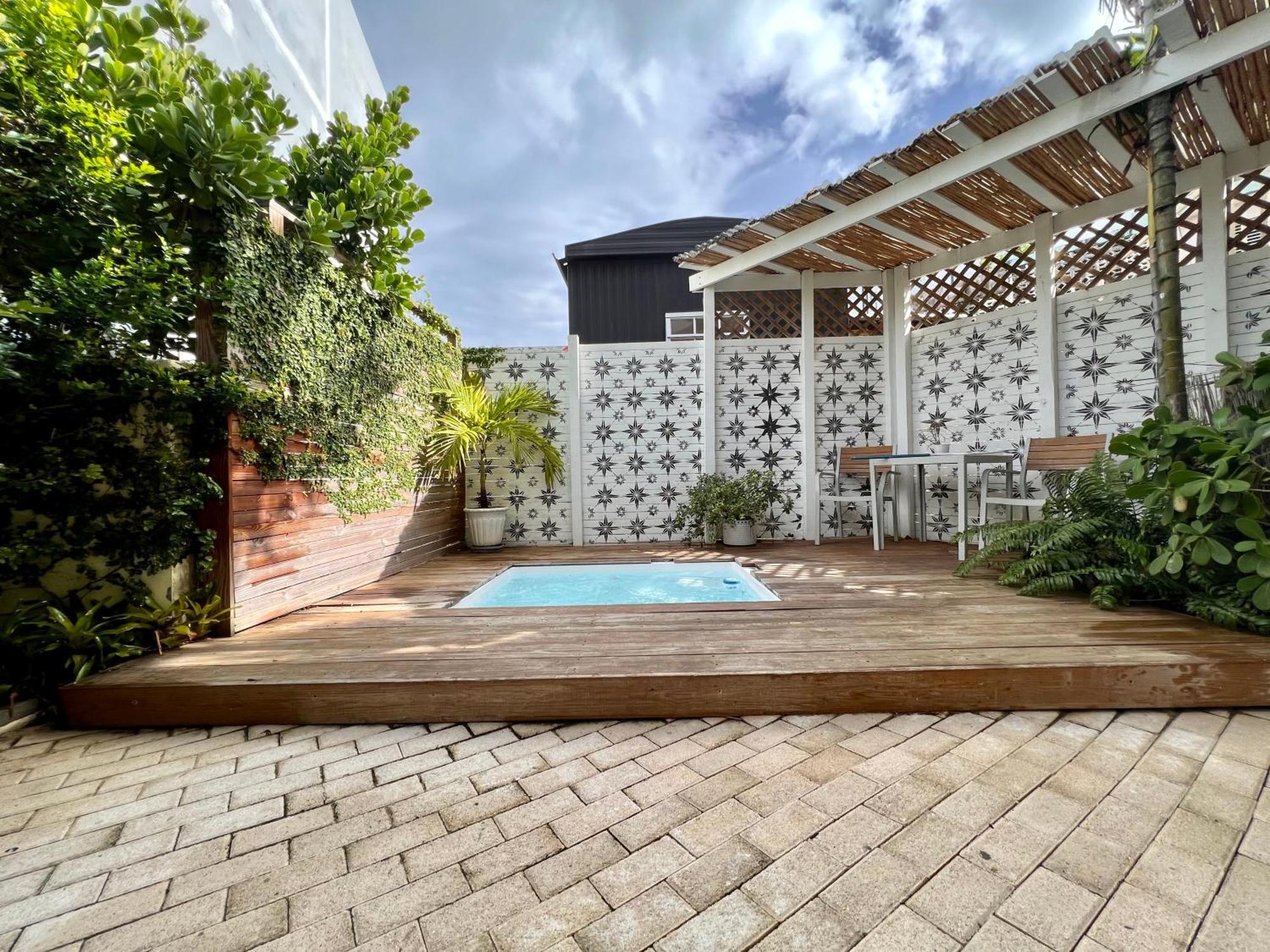 Sonsolea Hotel Luquillo Exterior photo